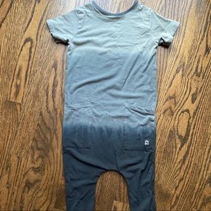 EUC 2T Rags to Raches Dip Romper